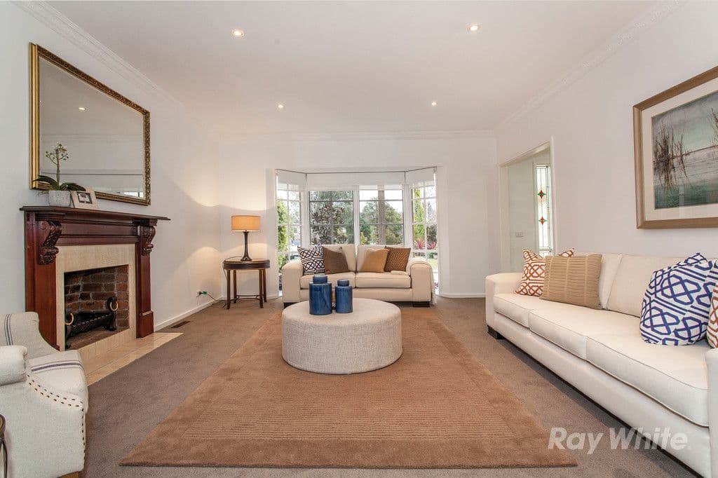 7 Tintern Rise, Glen Waverley VIC 3150, Glen Waverley - Thumbnail 2