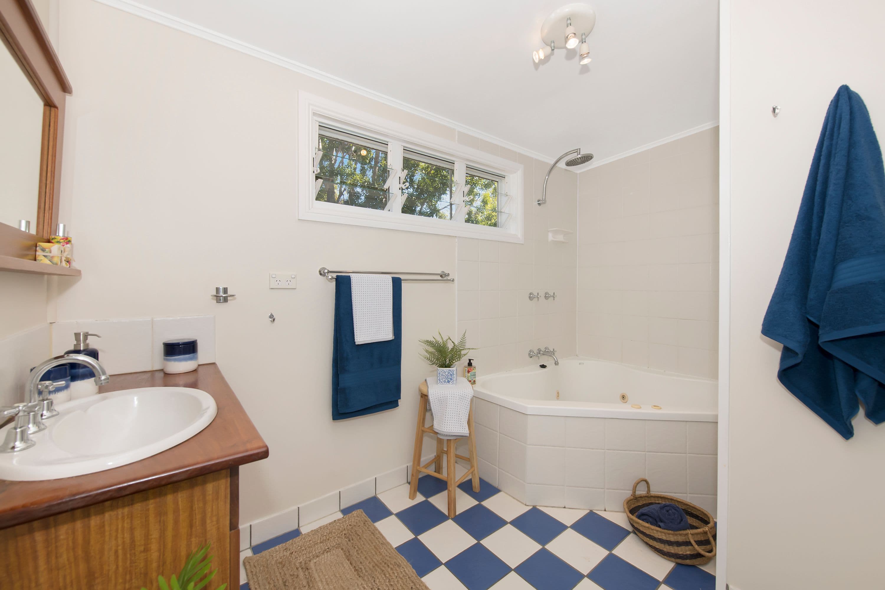 42 Stagpole Street, West End QLD 4810, West End - Thumbnail 8