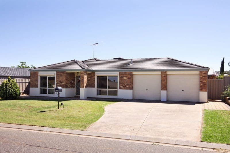 32 Yeovil Circuit, CRAIGMORE SA 5114, Craigmore - Image 1