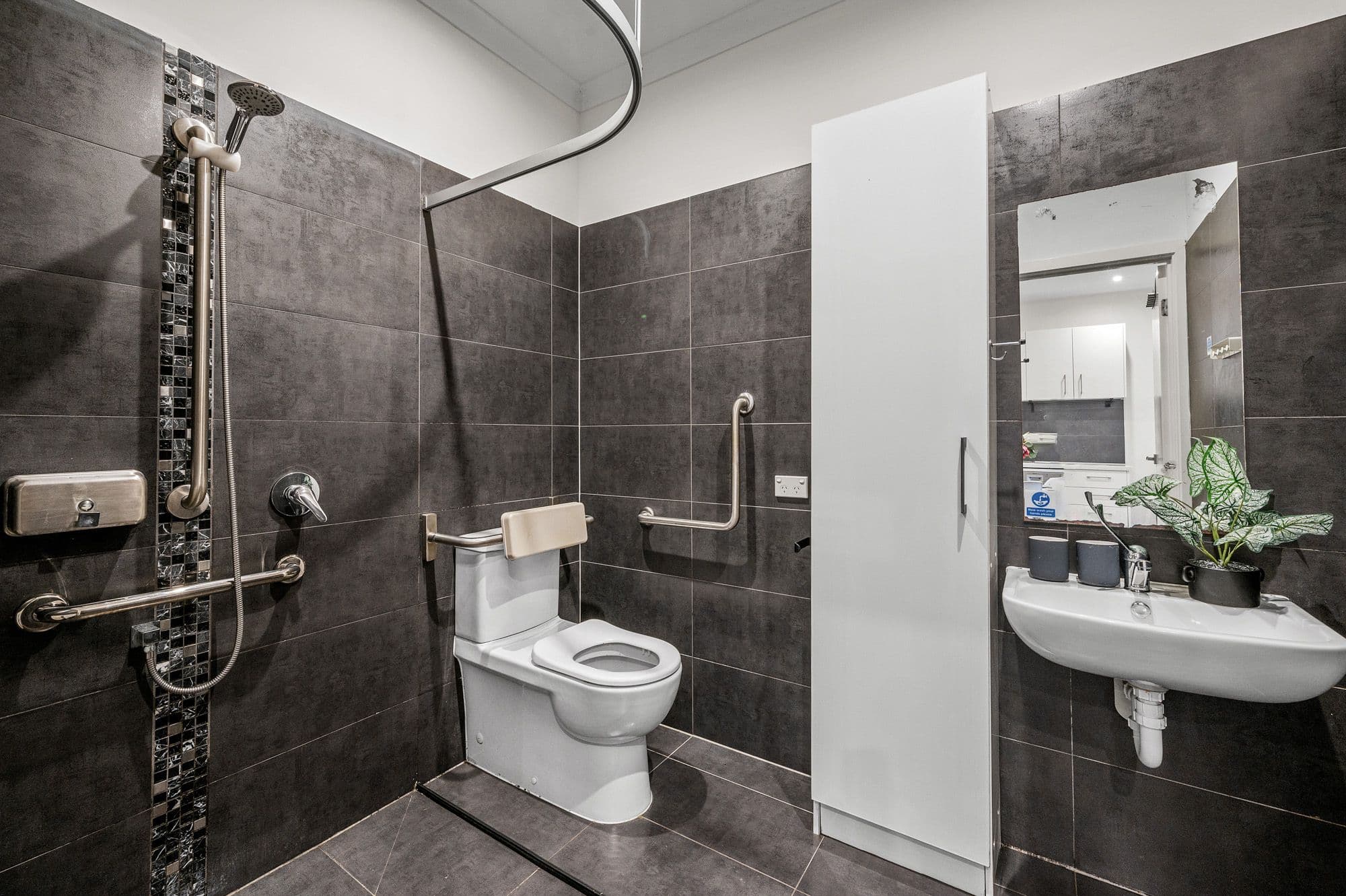 33 Prince Charles Street, Clayton VIC 3168, Clayton - Thumbnail 6