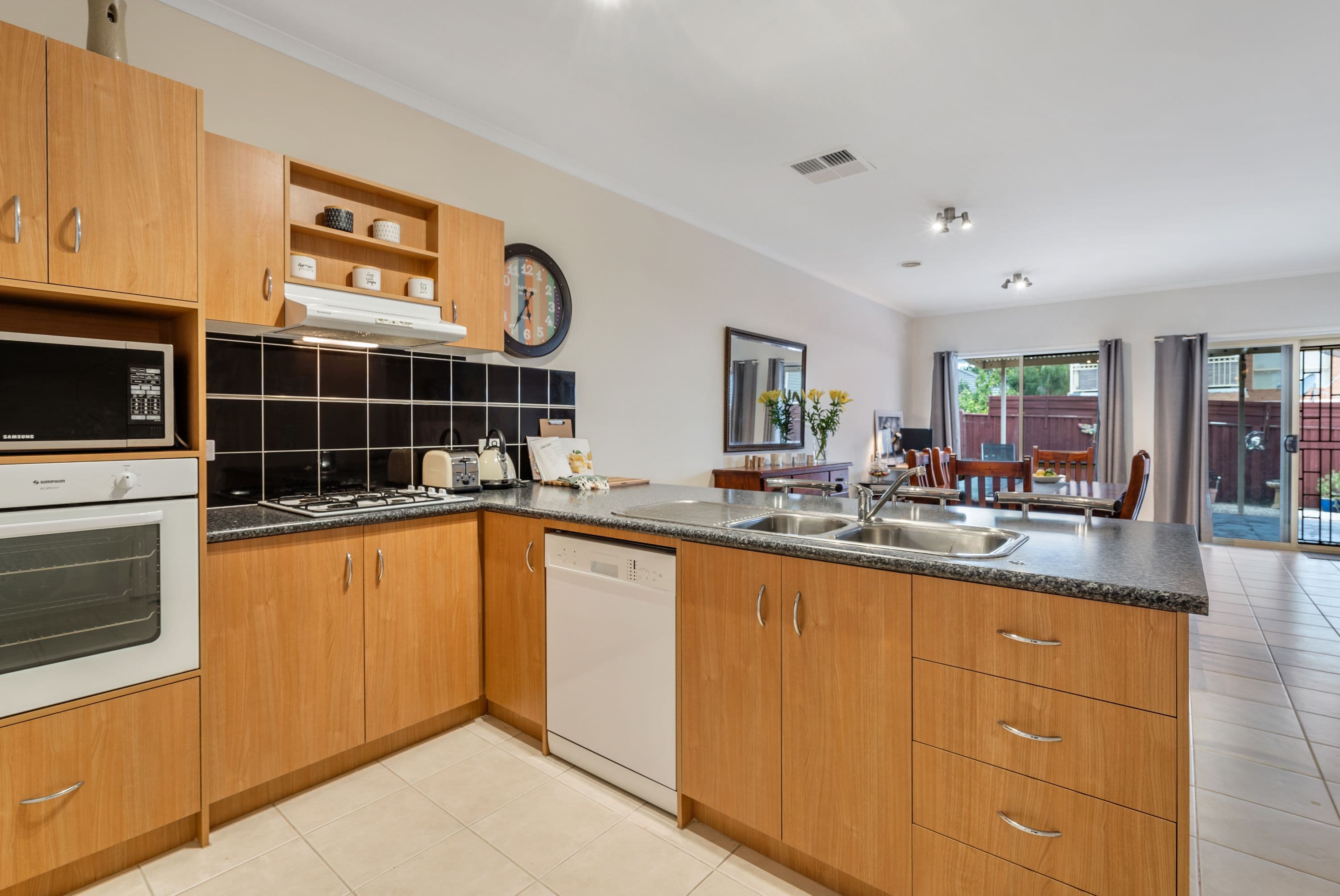 9 Hoxton Crescent, Craigieburn VIC 3064, Craigieburn - Thumbnail 4