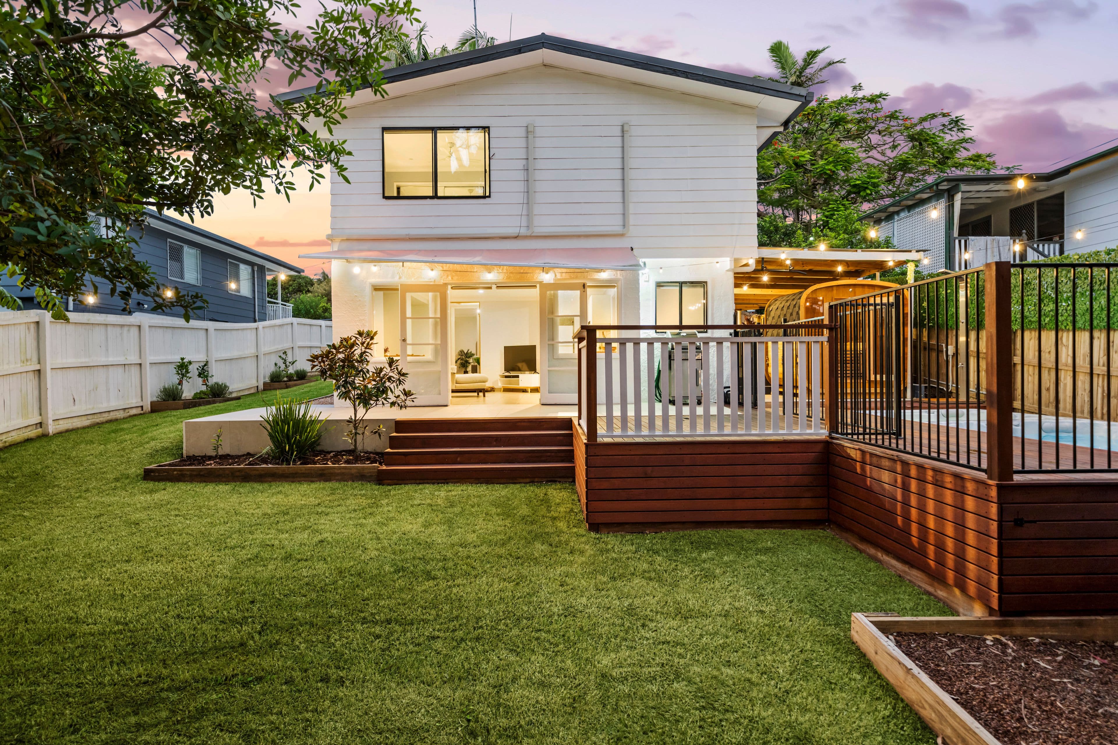 13 Warana Avenue, Southport QLD 4215, Southport - Thumbnail 2