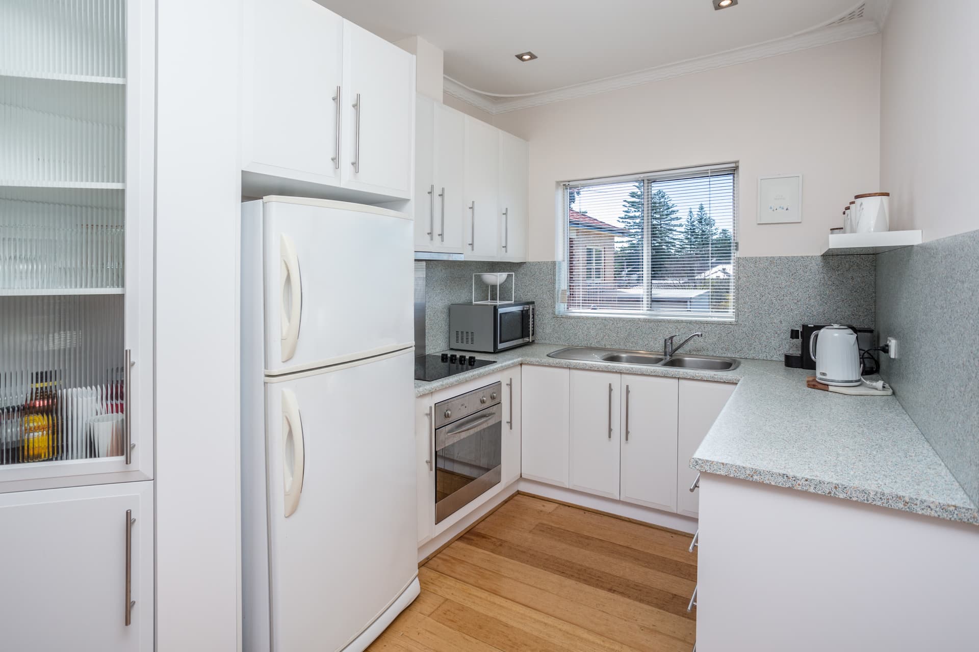4/12 White Street, Henley Beach - Thumbnail 4