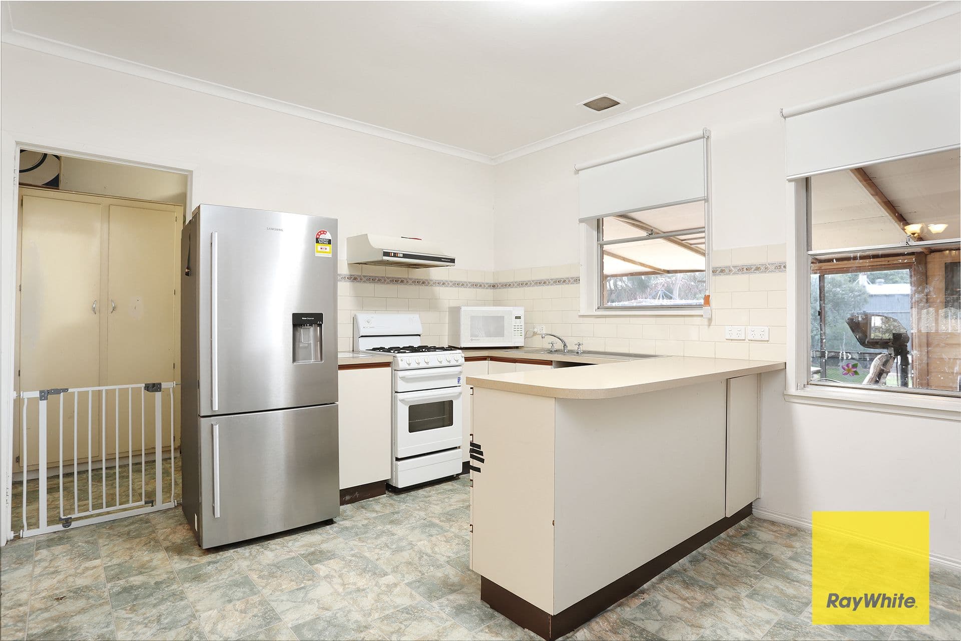 5 Bladin Street, Point Cook VIC 3030, Point Cook - Thumbnail 4