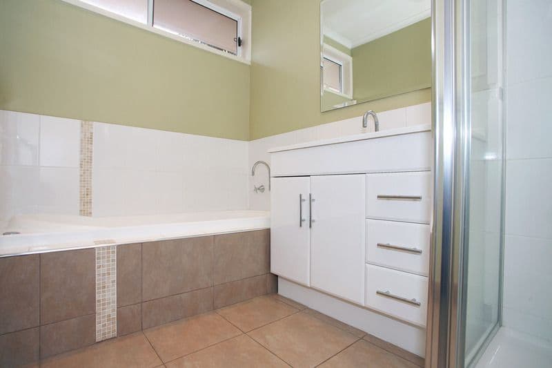 7 Lipton Drive, DANDENONG NORTH VIC 3175, Dandenong North - Thumbnail 5