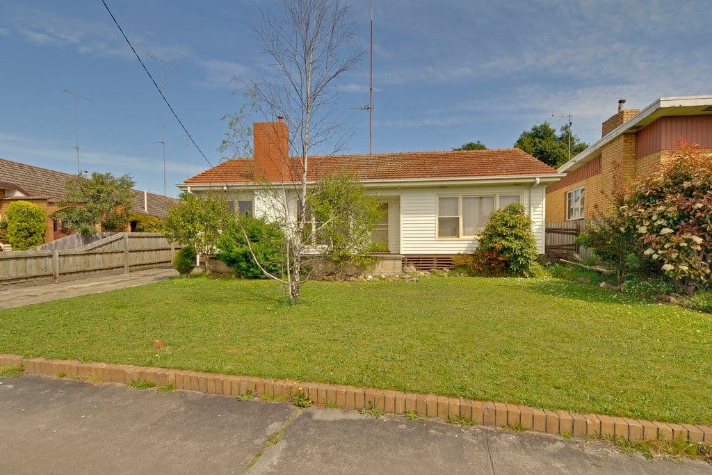 19 Francis Street, Traralgon VIC 3844, Traralgon - Thumbnail 2