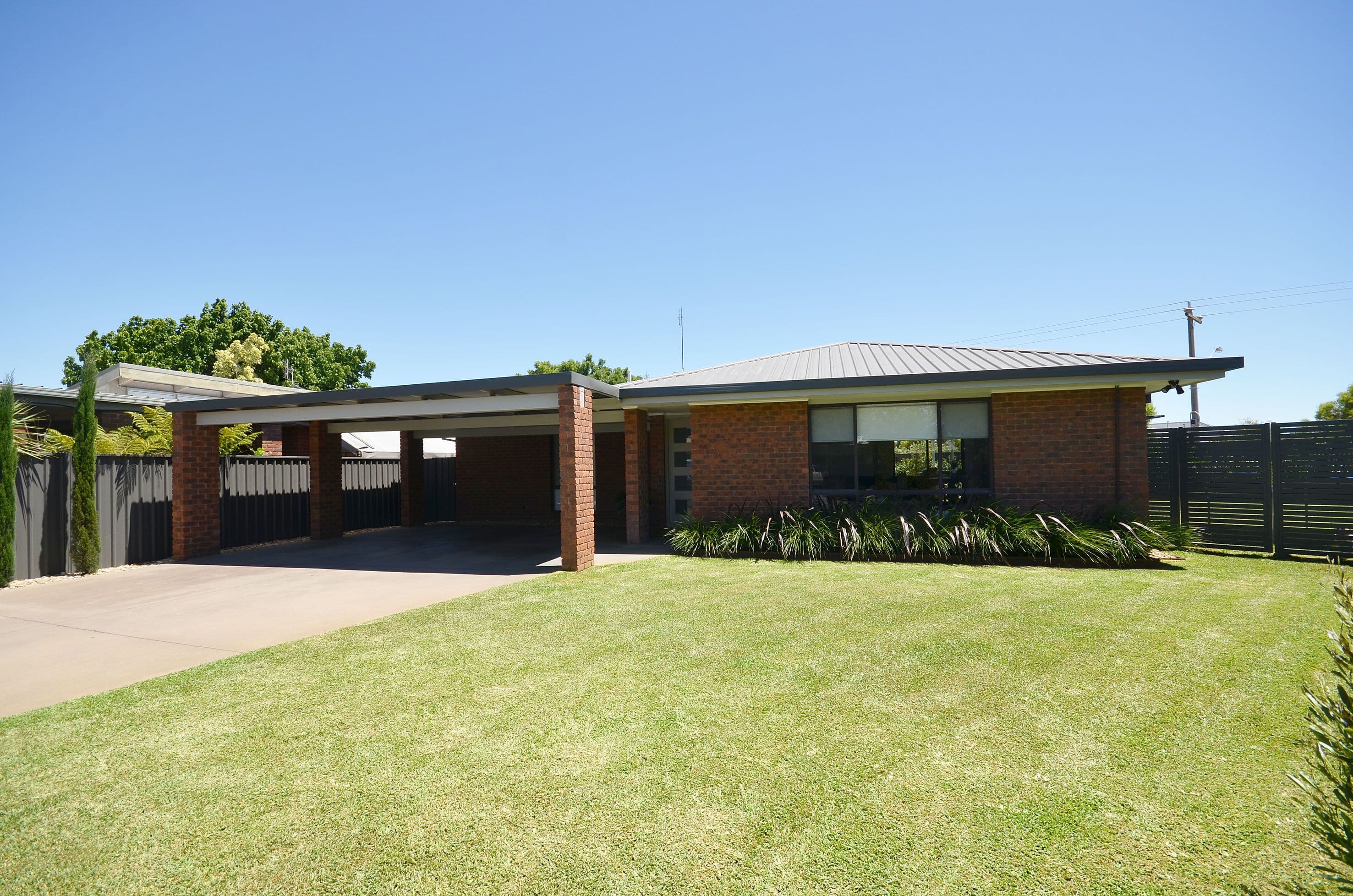 2 Canberra Court, Moama - Image 1