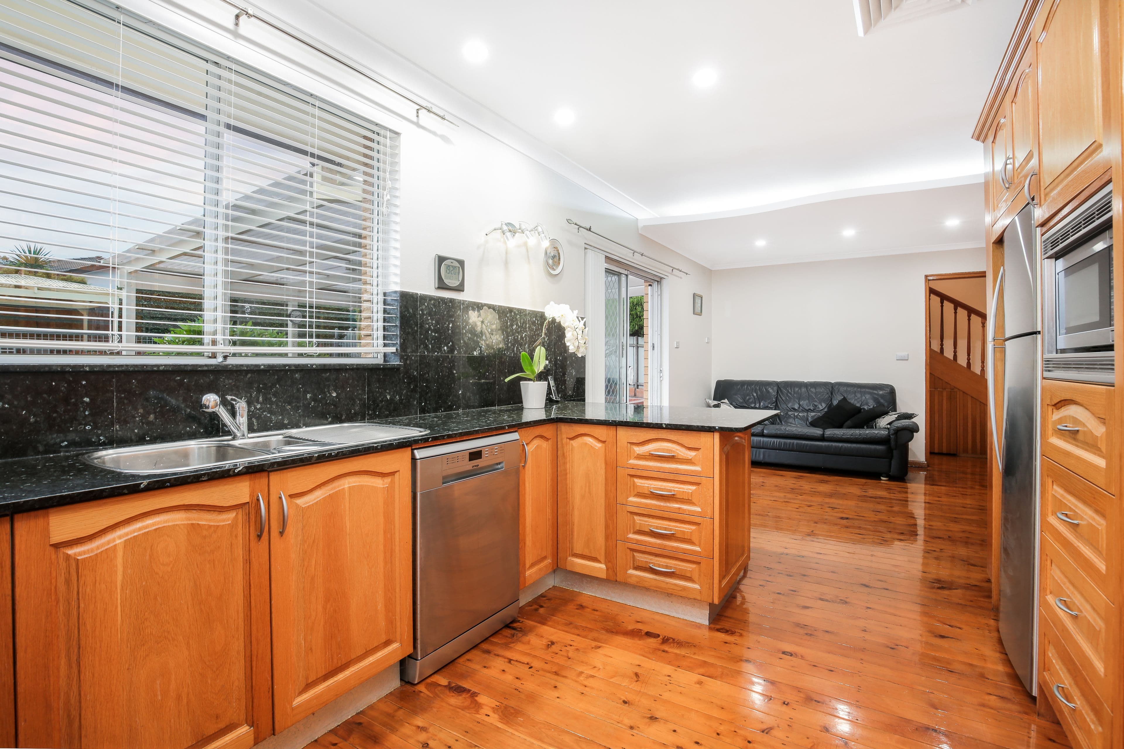 15 Glanmire Road, Baulkham Hills - Thumbnail 3