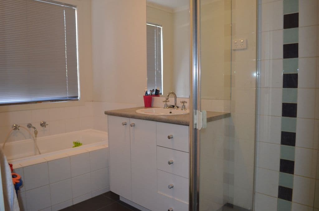 3 Edmondshaw Drive, DEER PARK VIC 3023, Deer Park - Thumbnail 3
