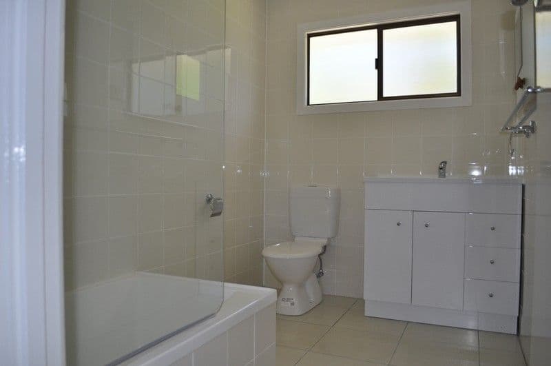 6 Kane Street, CENTENARY HEIGHTS QLD 4350, Centenary Heights - Thumbnail 7