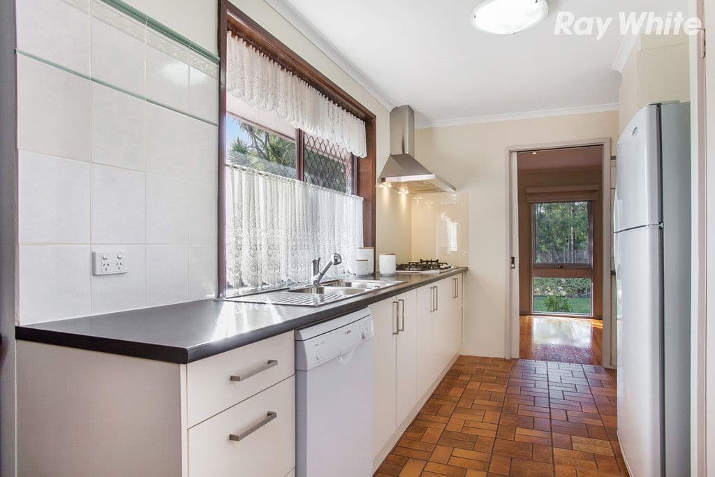 8 Greenaway Drive, Ferntree Gully VIC 3156, Ferntree Gully - Thumbnail 3