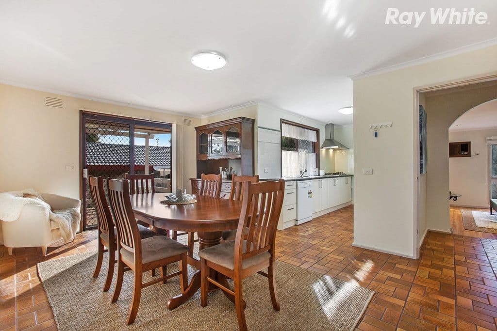 8 Greenaway Drive, Ferntree Gully VIC 3156, Ferntree Gully - Thumbnail 4