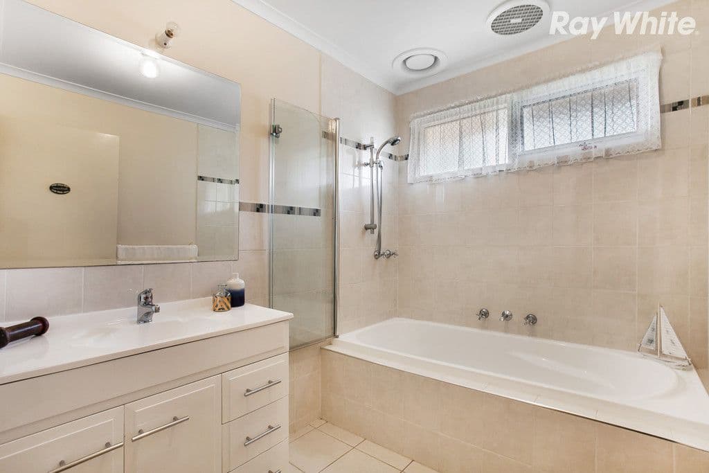 8 Greenaway Drive, Ferntree Gully VIC 3156, Ferntree Gully - Thumbnail 7