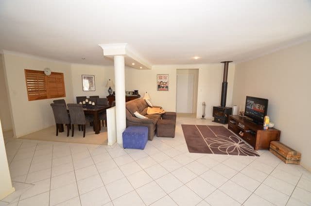 17 Kite Circuit, ARUNDEL QLD 4214, Arundel - Thumbnail 4