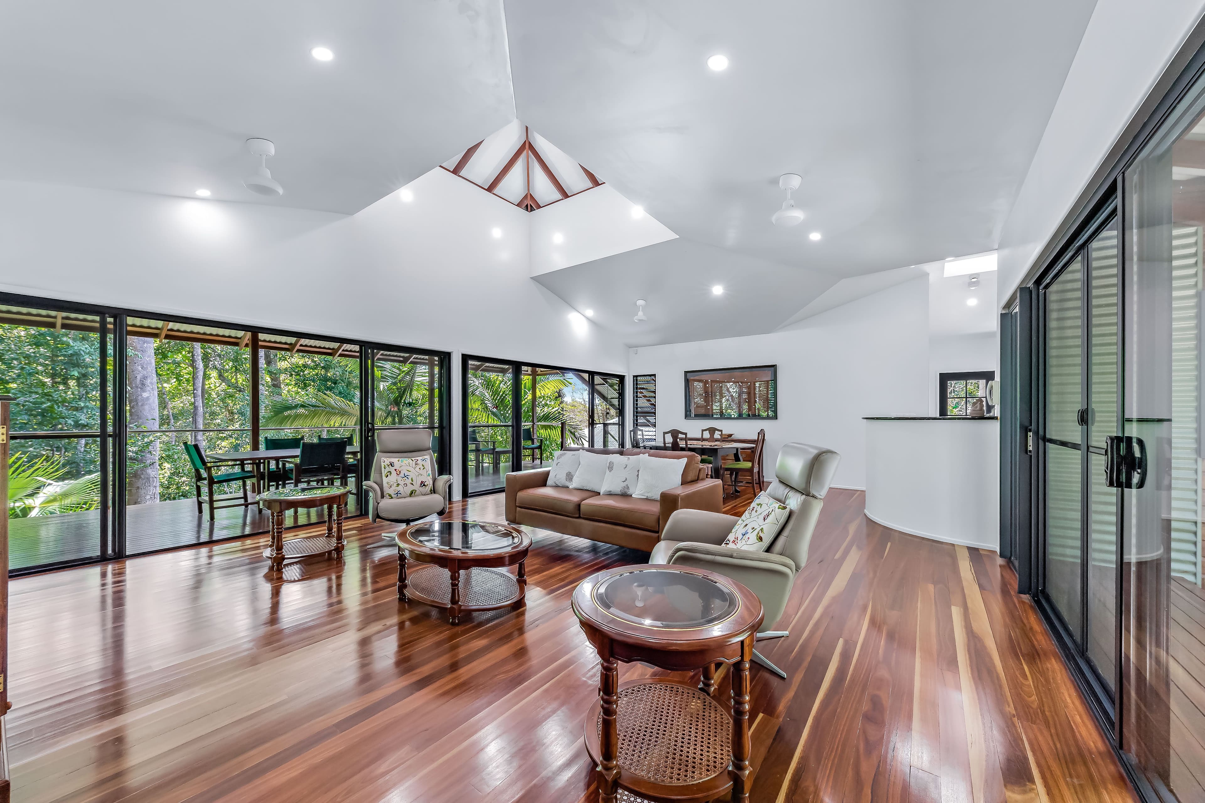 11 Stony Creek Close, Cannonvale QLD 4802, Cannonvale - Thumbnail 2