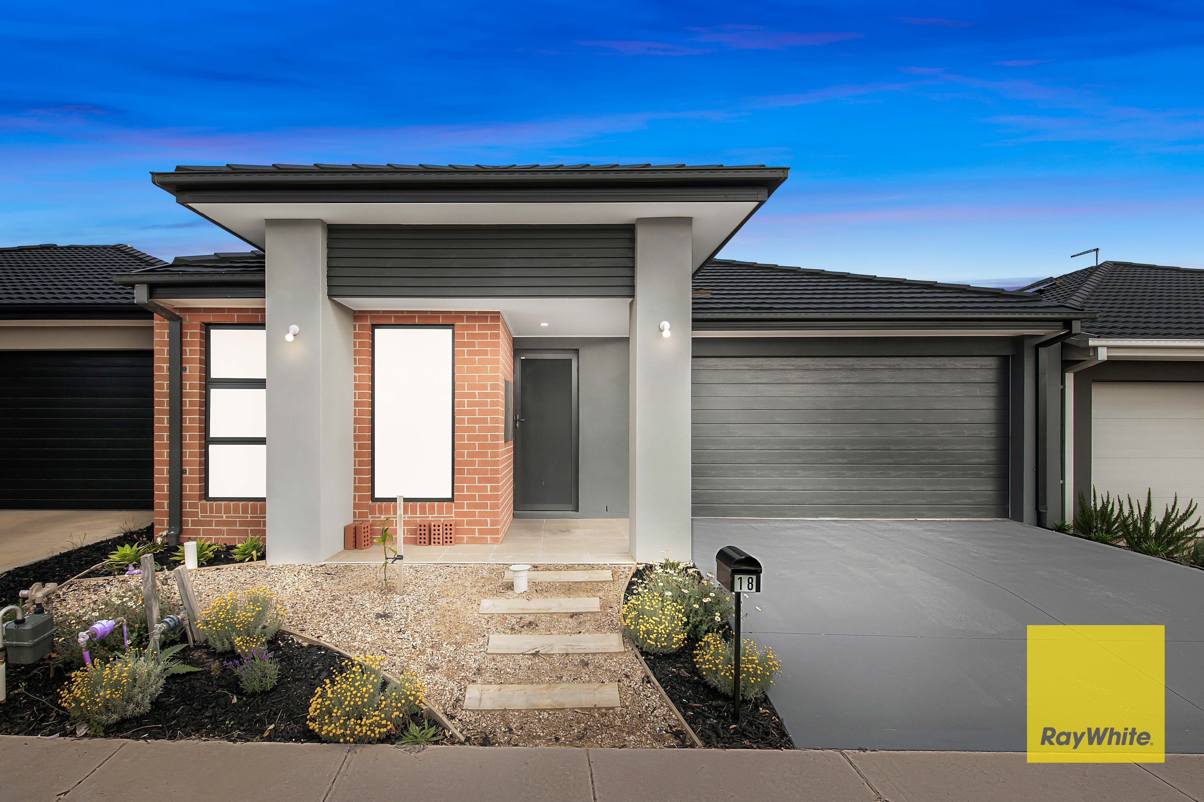 18 Houdini Drive, Tarneit VIC 3029, Tarneit - Thumbnail 2