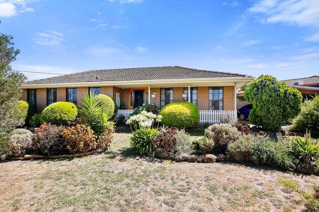 1 Carey Court, Coldstream VIC 3770, Coldstream - Thumbnail 2