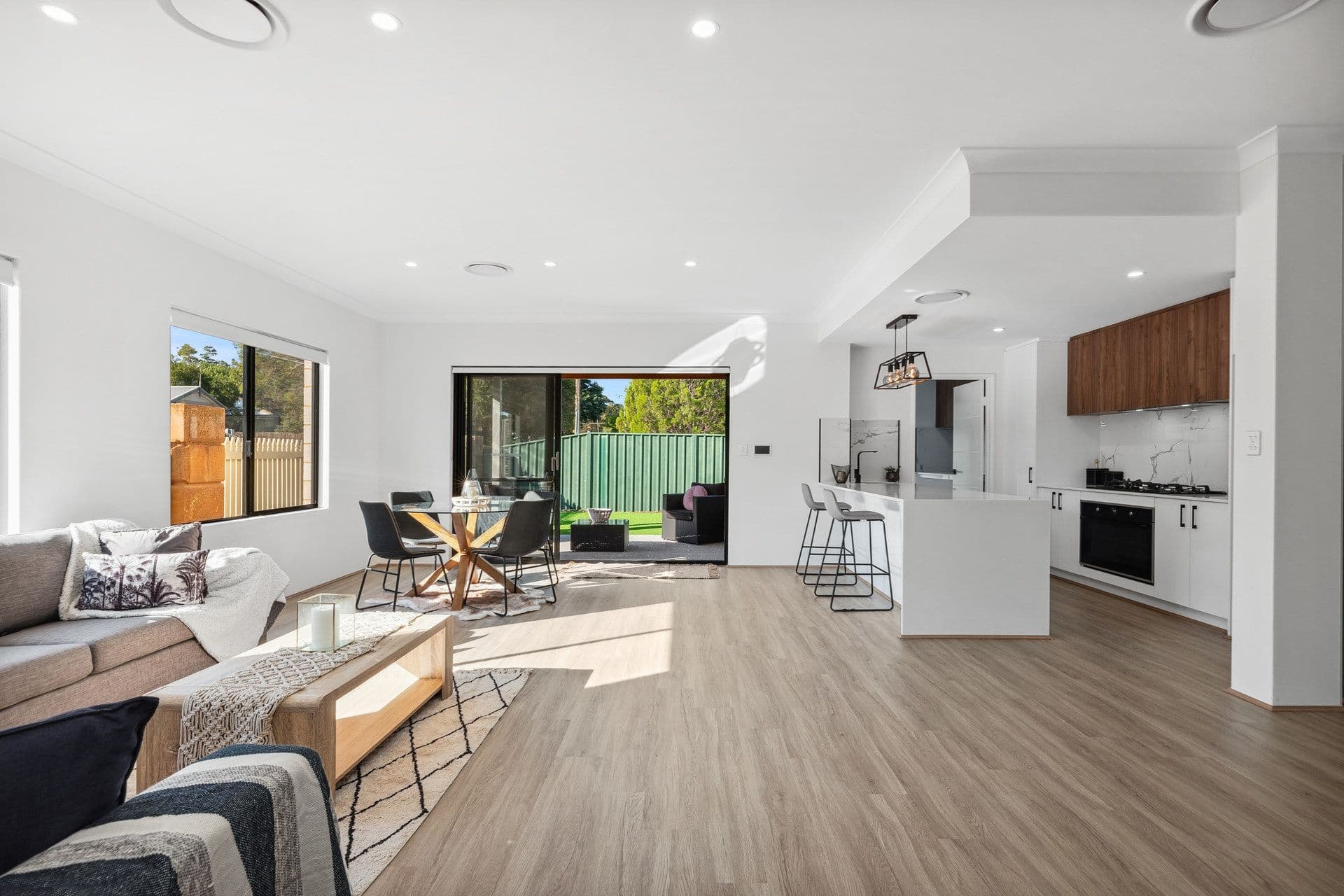 16 Crestview Crescent, Kalamunda WA 6076, Kalamunda - Thumbnail 5