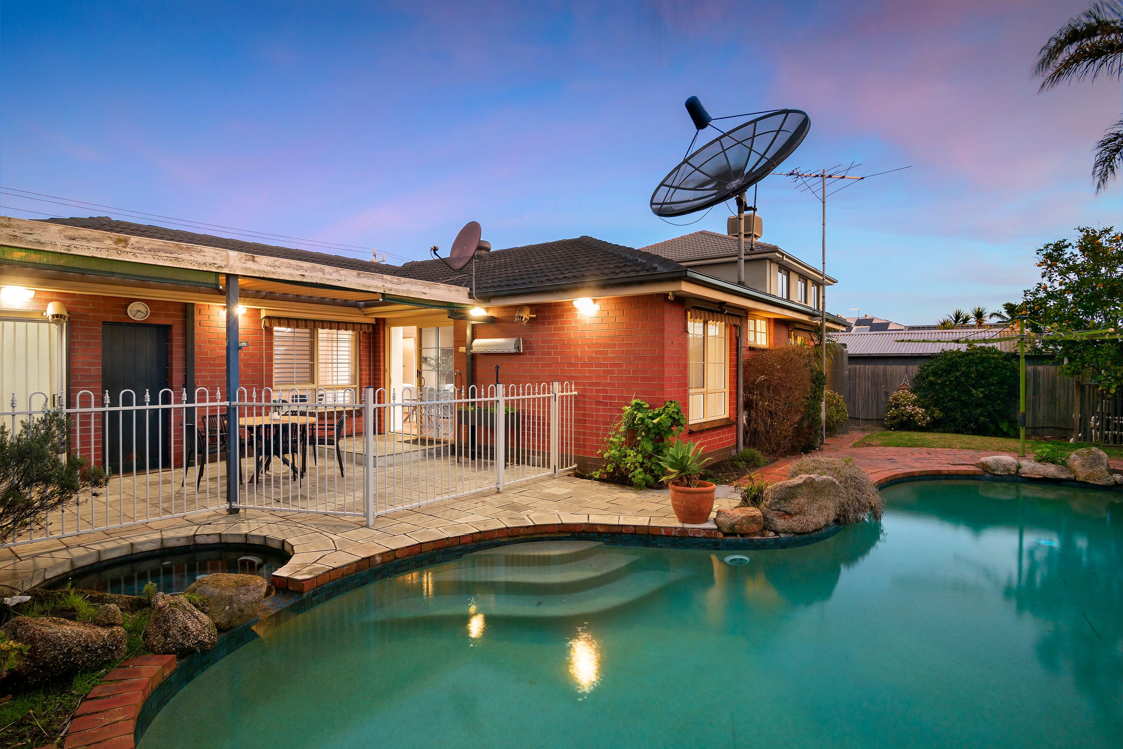 25 Lincoln Drive, Cheltenham VIC 3192, Cheltenham - Thumbnail 2