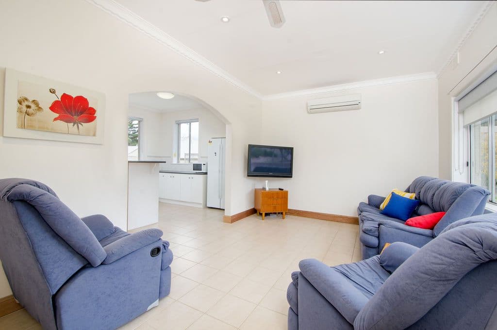 12 Birdwood Avenue, Mount Gambier SA 5290, Mount Gambier - Thumbnail 3