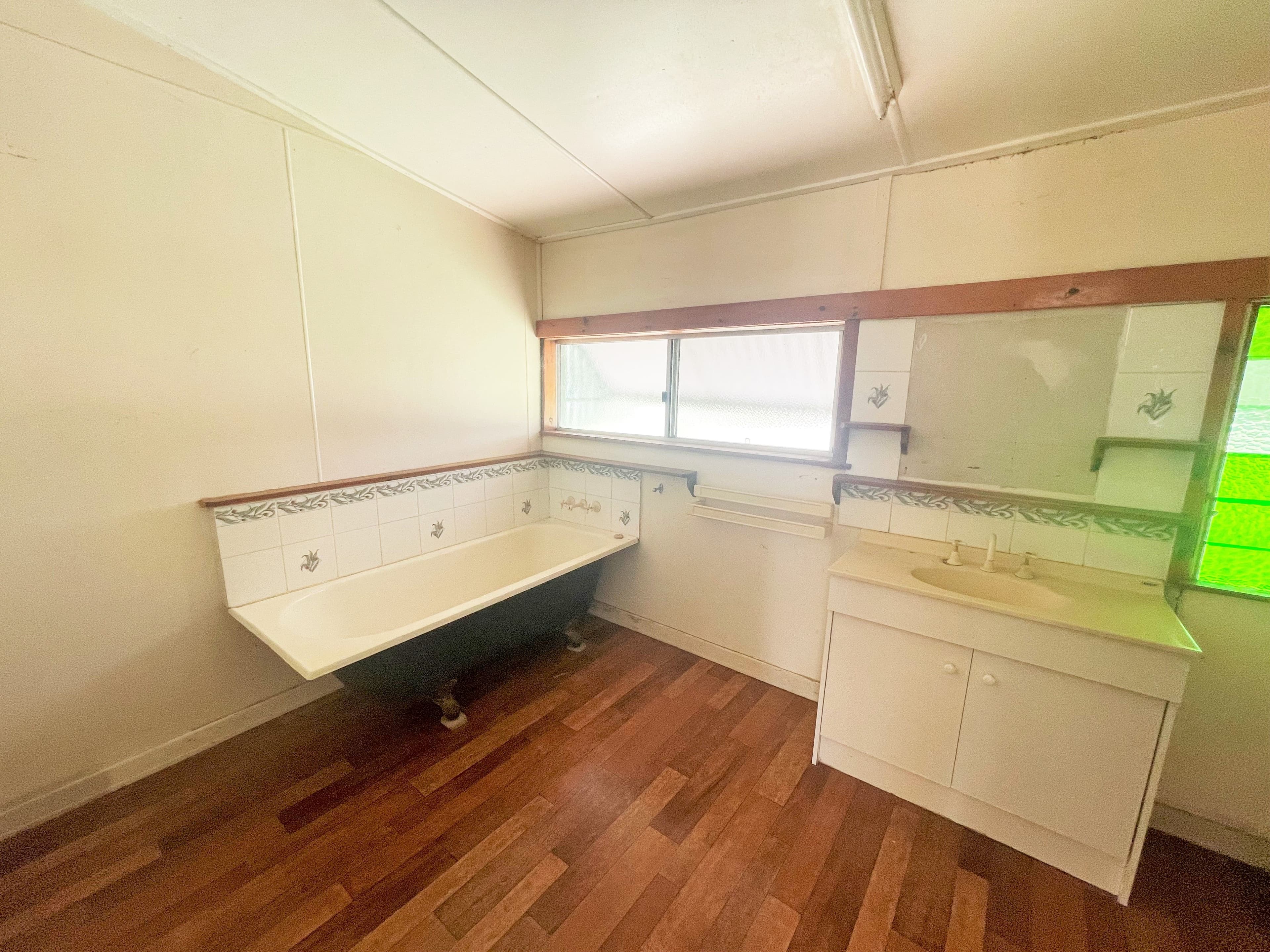 80 Gidyea Street, Barcaldine QLD 4725, Barcaldine - Thumbnail 6
