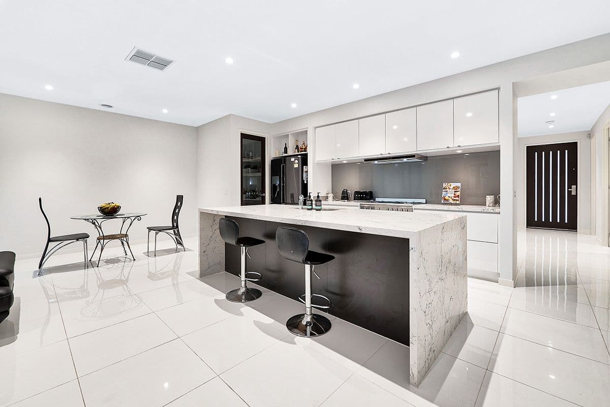 21 Deakin Street, Sunbury, Sunbury - Thumbnail 3