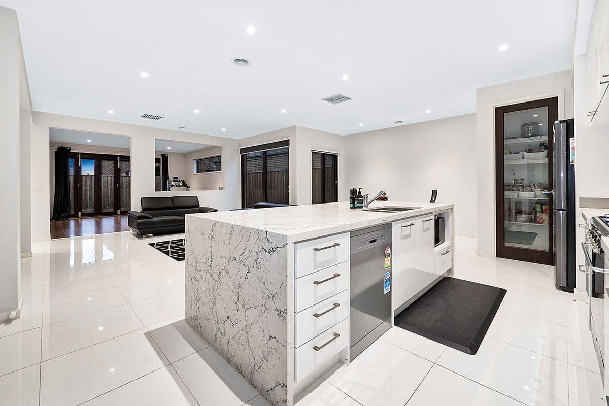 21 Deakin Street, Sunbury, Sunbury - Thumbnail 4