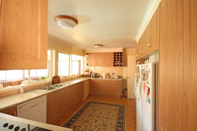 8 Barooga Avenue, BRADBURY NSW 2560, Bradbury - Thumbnail 3