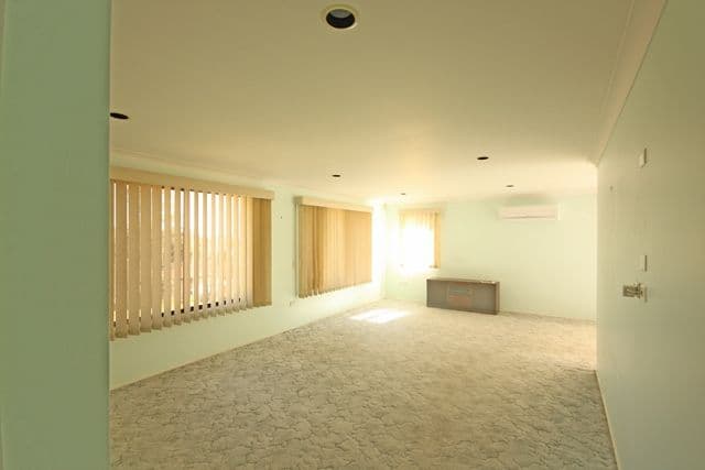 8 Barooga Avenue, BRADBURY NSW 2560, Bradbury - Thumbnail 7
