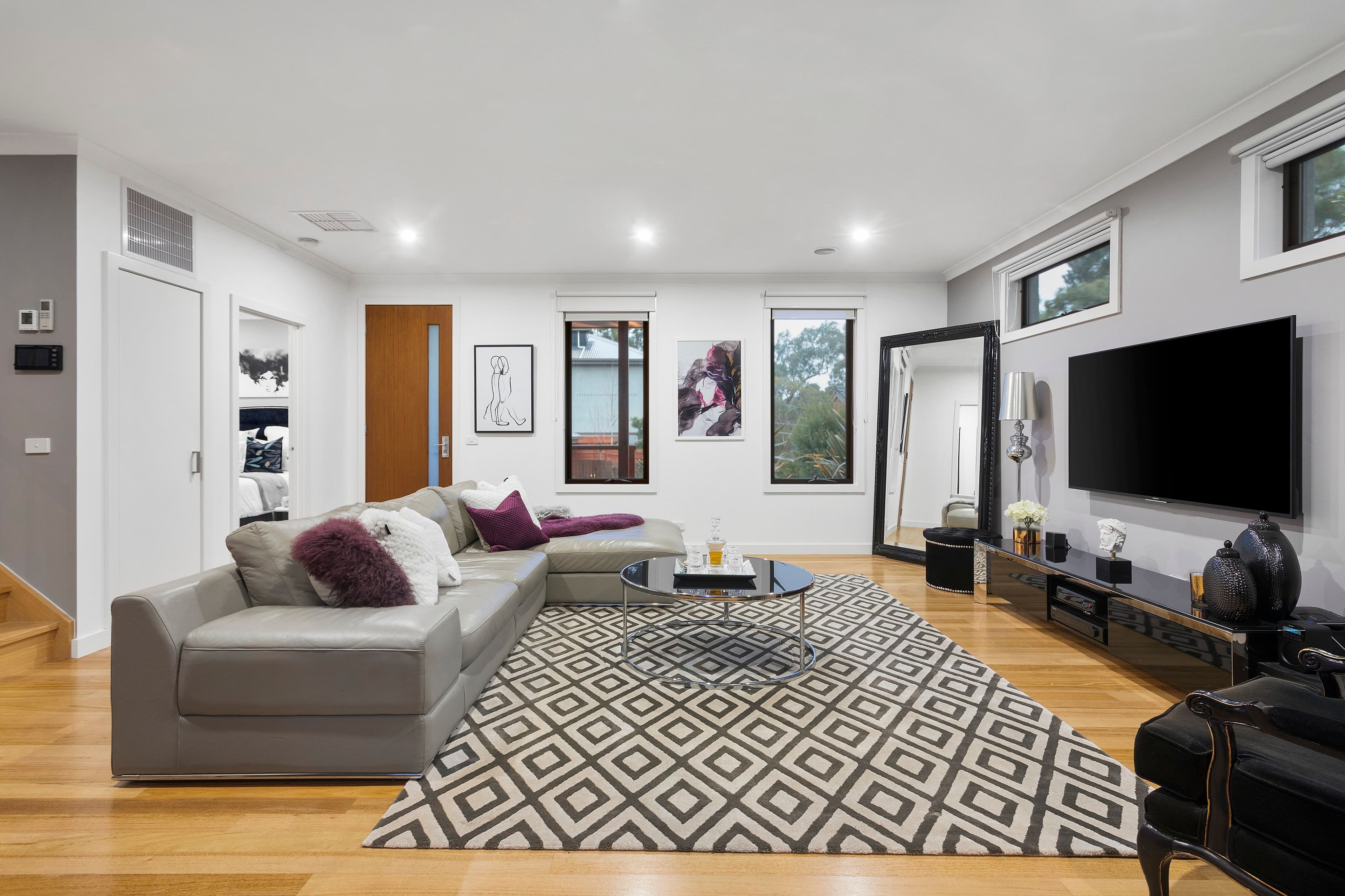 8 McCarthy Grove, Montmorency VIC 3094, Montmorency - Thumbnail 2