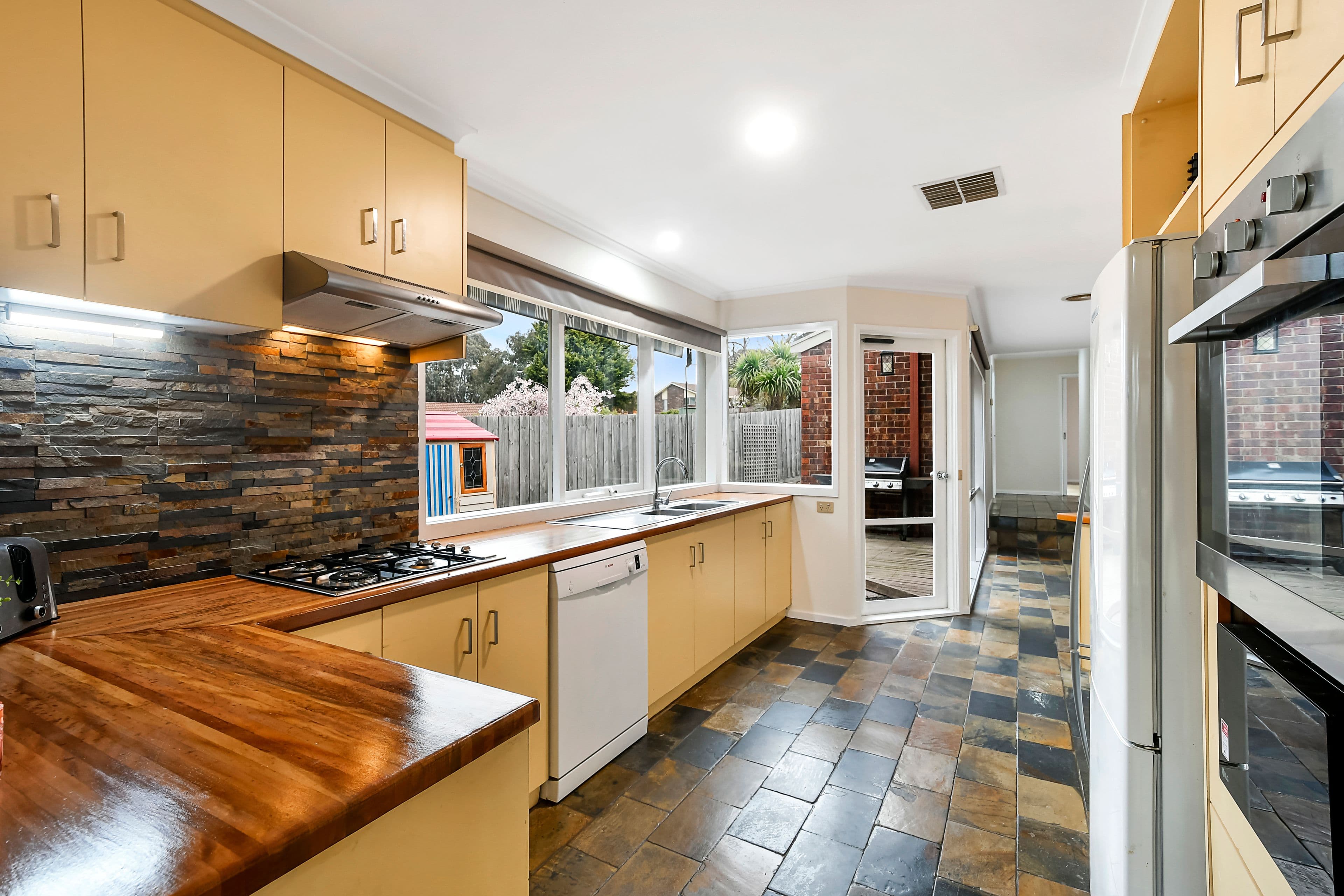11 Eileen Court, Langwarrin VIC 3910, Langwarrin - Thumbnail 5