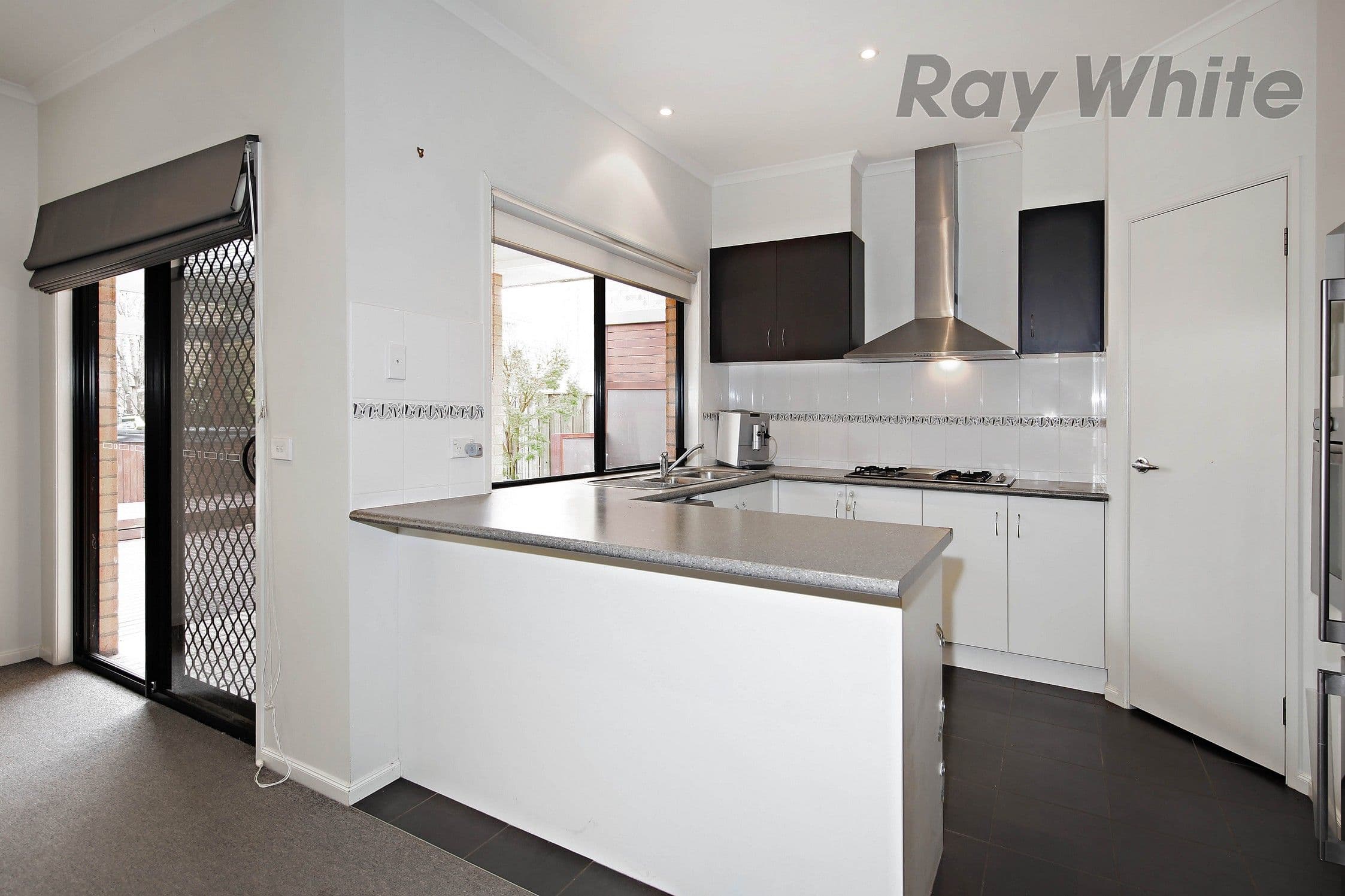 34 Half Moon Terrace, Sanctuary Lakes VIC 3030, Sanctuary Lakes - Thumbnail 4