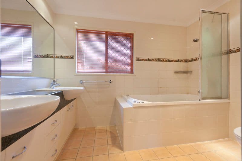74 Donnington Street, CARINDALE QLD 4152, Carindale - Thumbnail 4