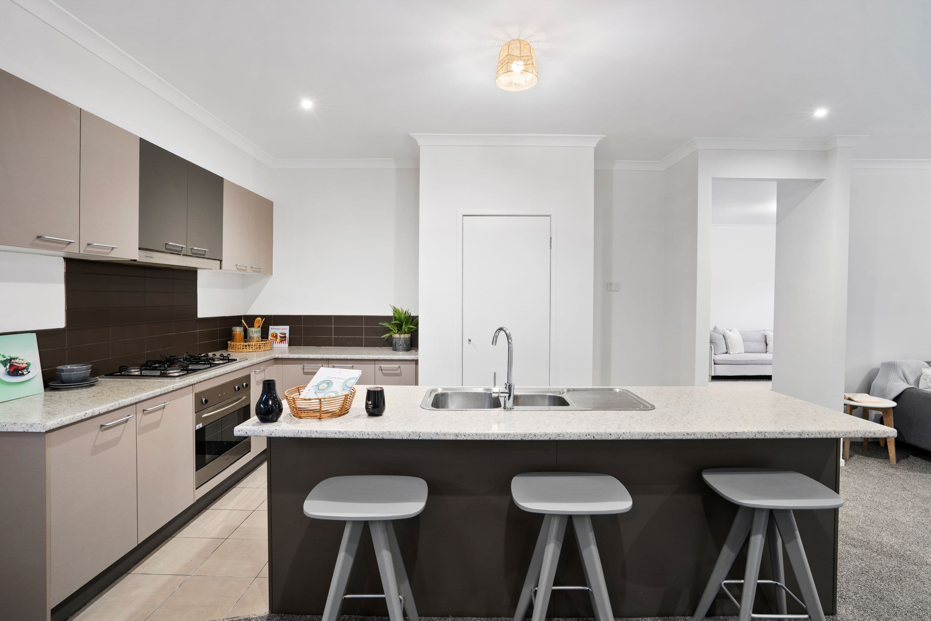 15 Eildon Circuit, South Morang VIC 3752, South Morang - Thumbnail 2