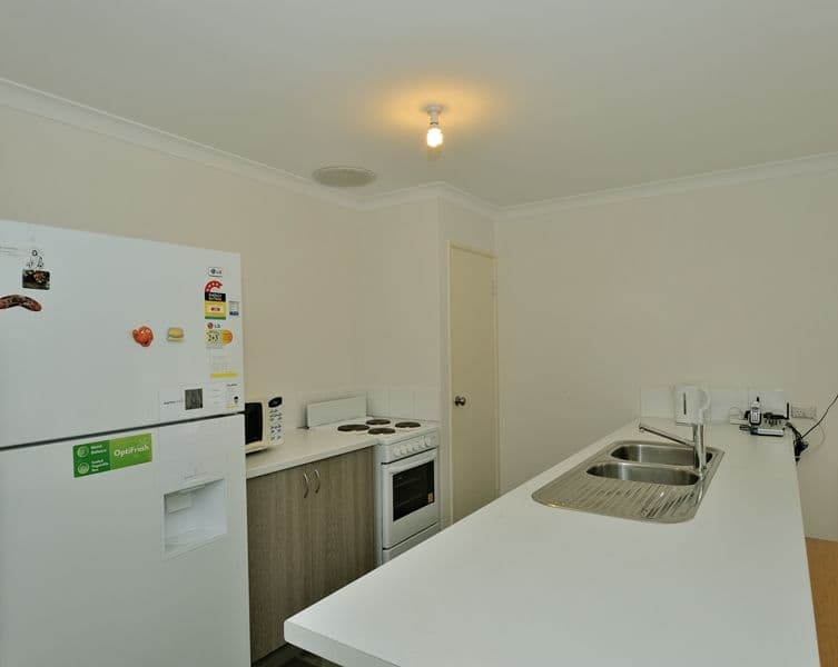 61 Claret Ash Boulevard, BALDIVIS WA 6171, Baldivis - Thumbnail 6