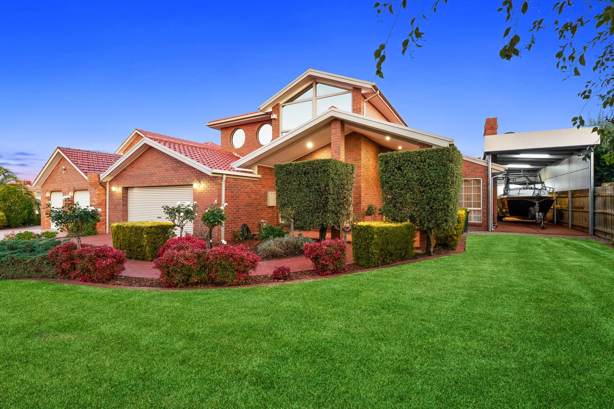 117 Chichester Drive, Taylors Lakes VIC 3038, Taylors Lakes - Thumbnail 2