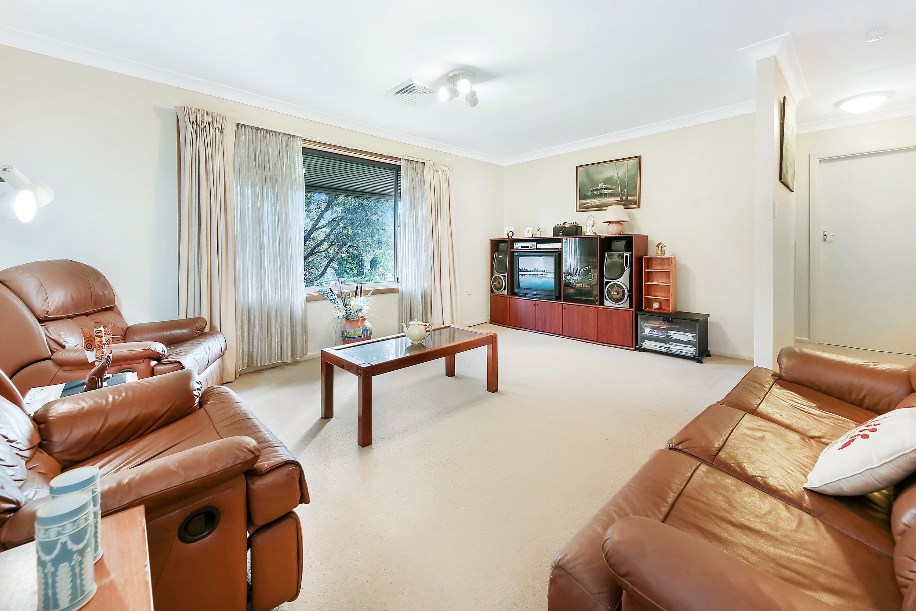 189 Rex Road, Georges Hall - Thumbnail 2
