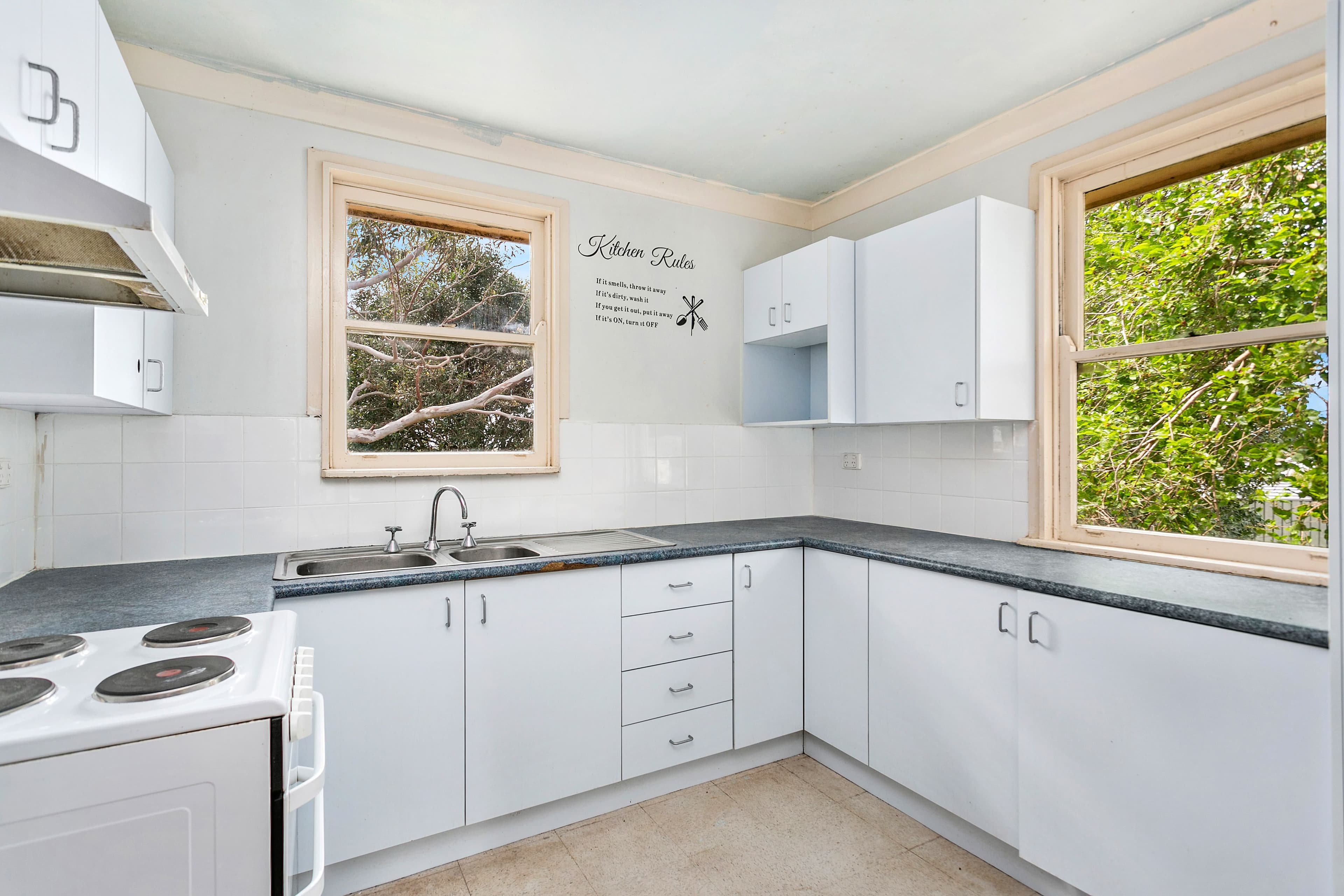 1 Thornett Street, Barrack Heights - Thumbnail 2