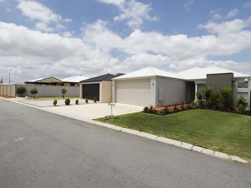 19b Coonawarra Drive, CAVERSHAM WA 6055, Caversham - Thumbnail 2