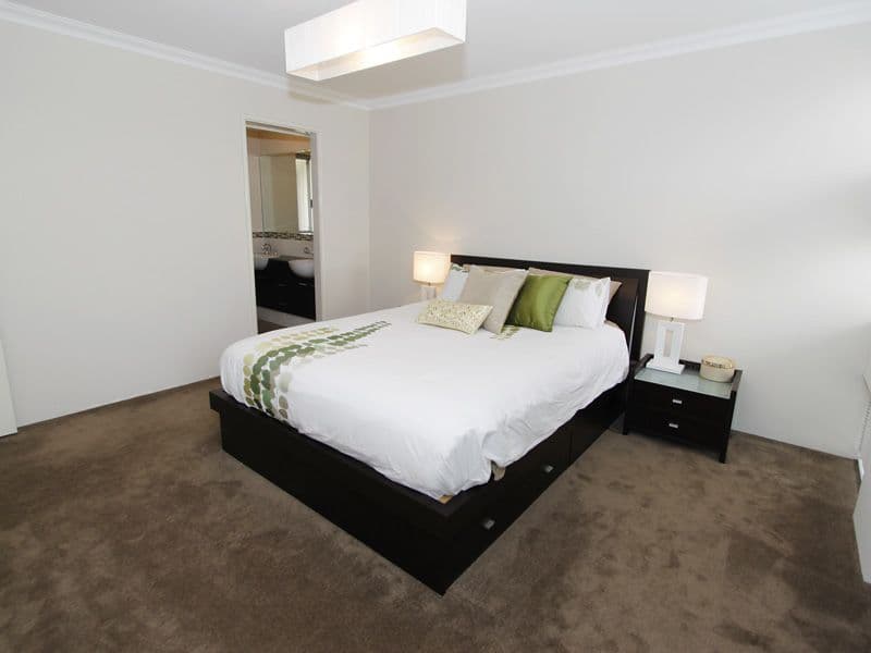 19b Coonawarra Drive, CAVERSHAM WA 6055, Caversham - Thumbnail 6