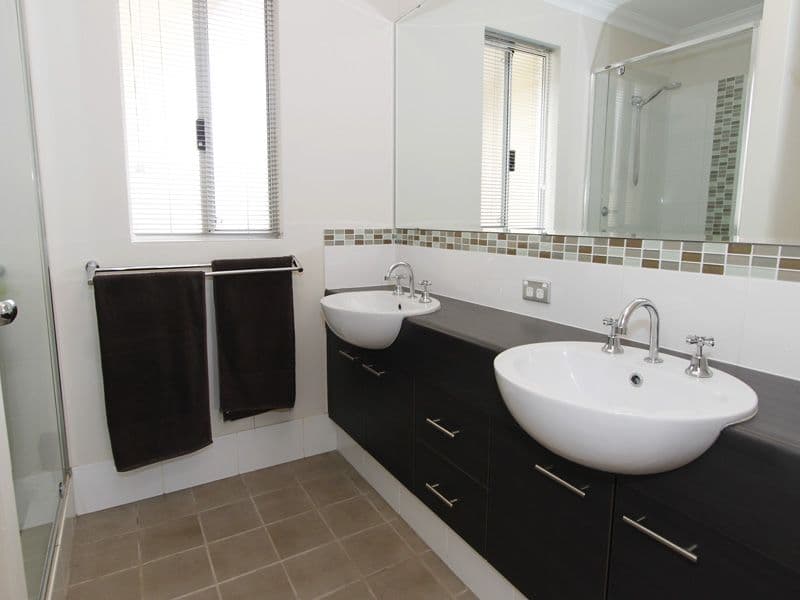 19b Coonawarra Drive, CAVERSHAM WA 6055, Caversham - Thumbnail 8