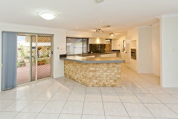 2 Coulthard Crescent, CANNING VALE WA 6155, Canning Vale - Thumbnail 3
