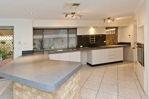 2 Coulthard Crescent, CANNING VALE WA 6155, Canning Vale - Thumbnail 5