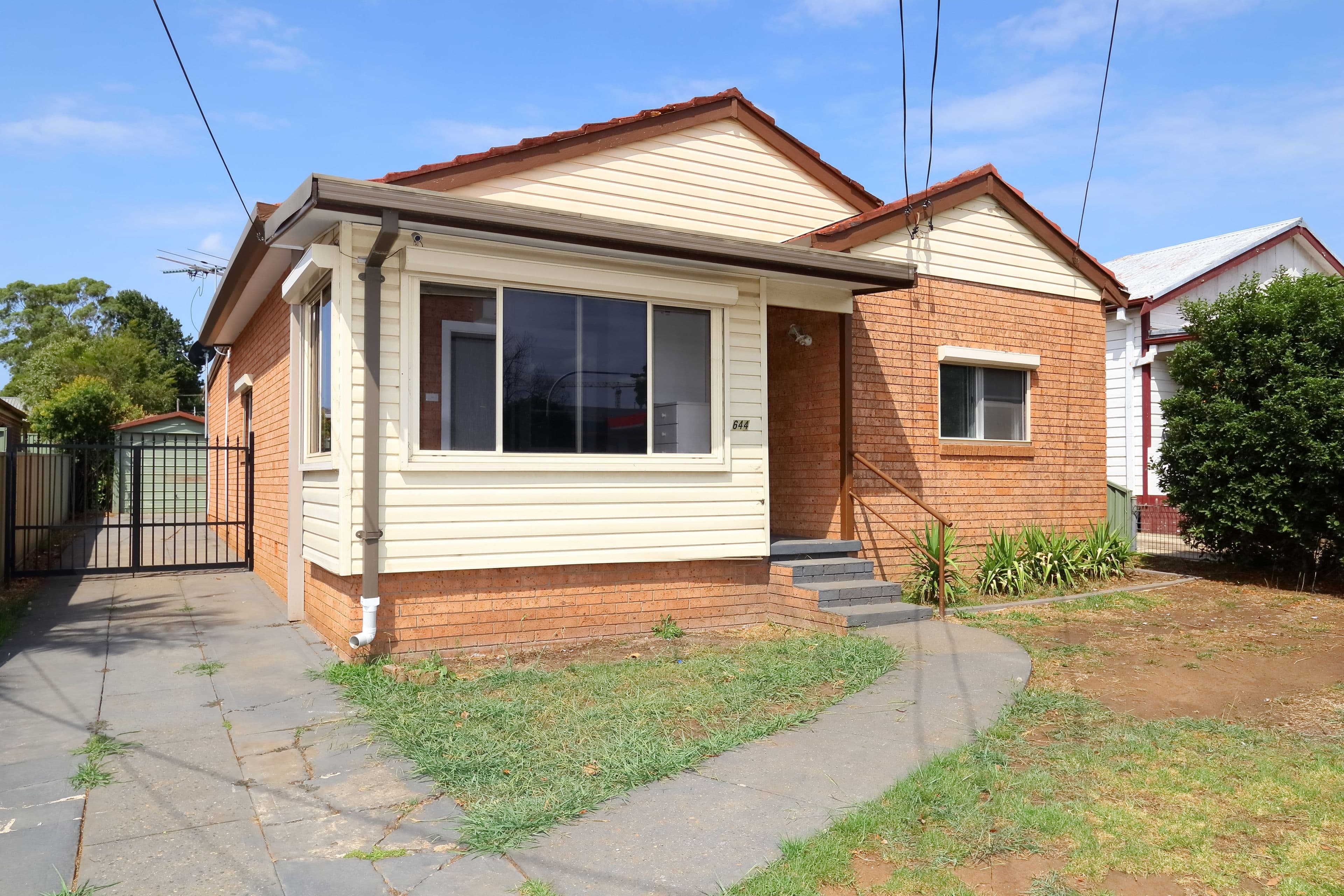 644 King Georges Road, Penshurst - Image 1