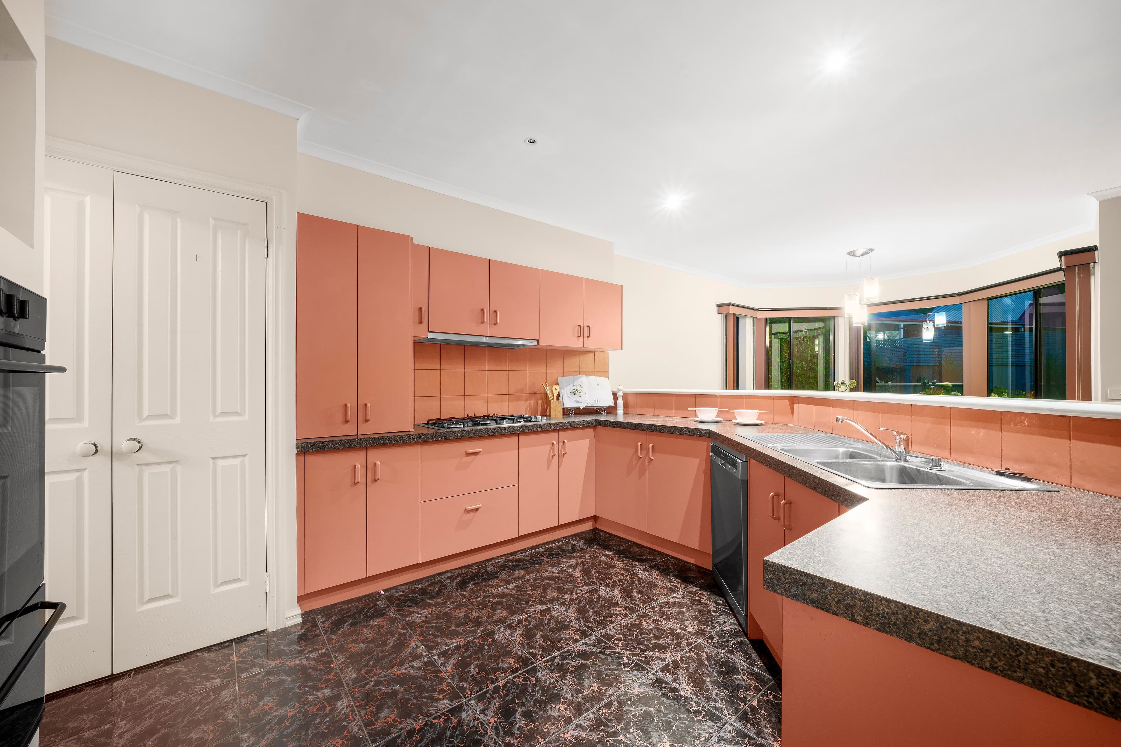 8 Garland Rise, Rowville VIC 3178, Rowville - Thumbnail 3