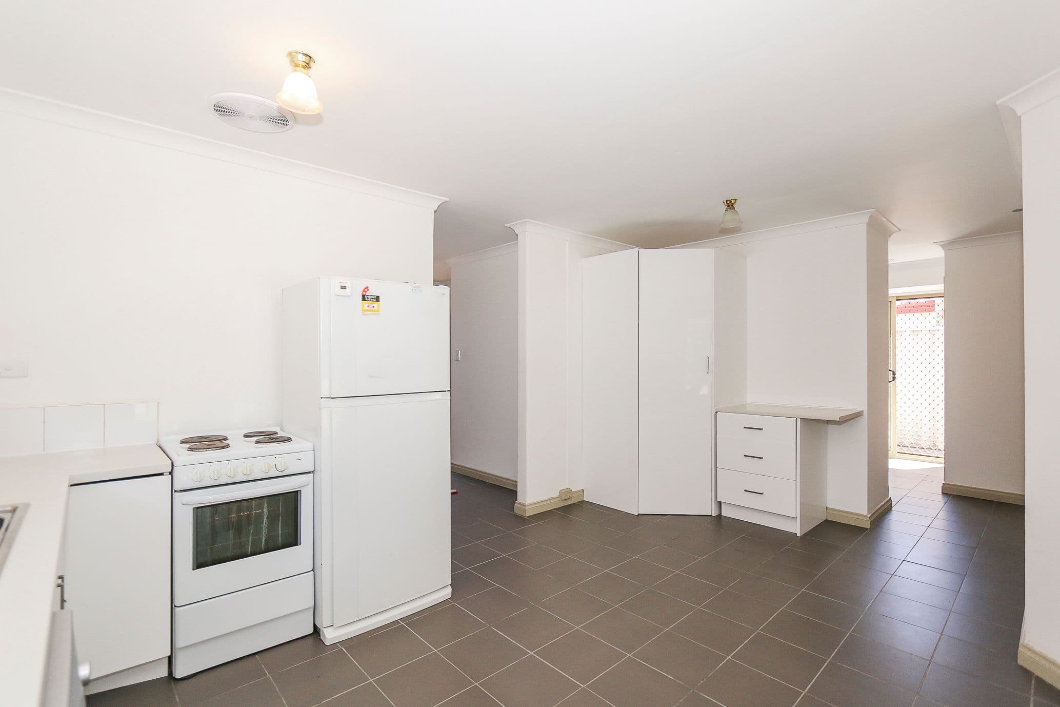 9 Torndirrup Place, Ballajura WA 6066, Ballajura - Thumbnail 7