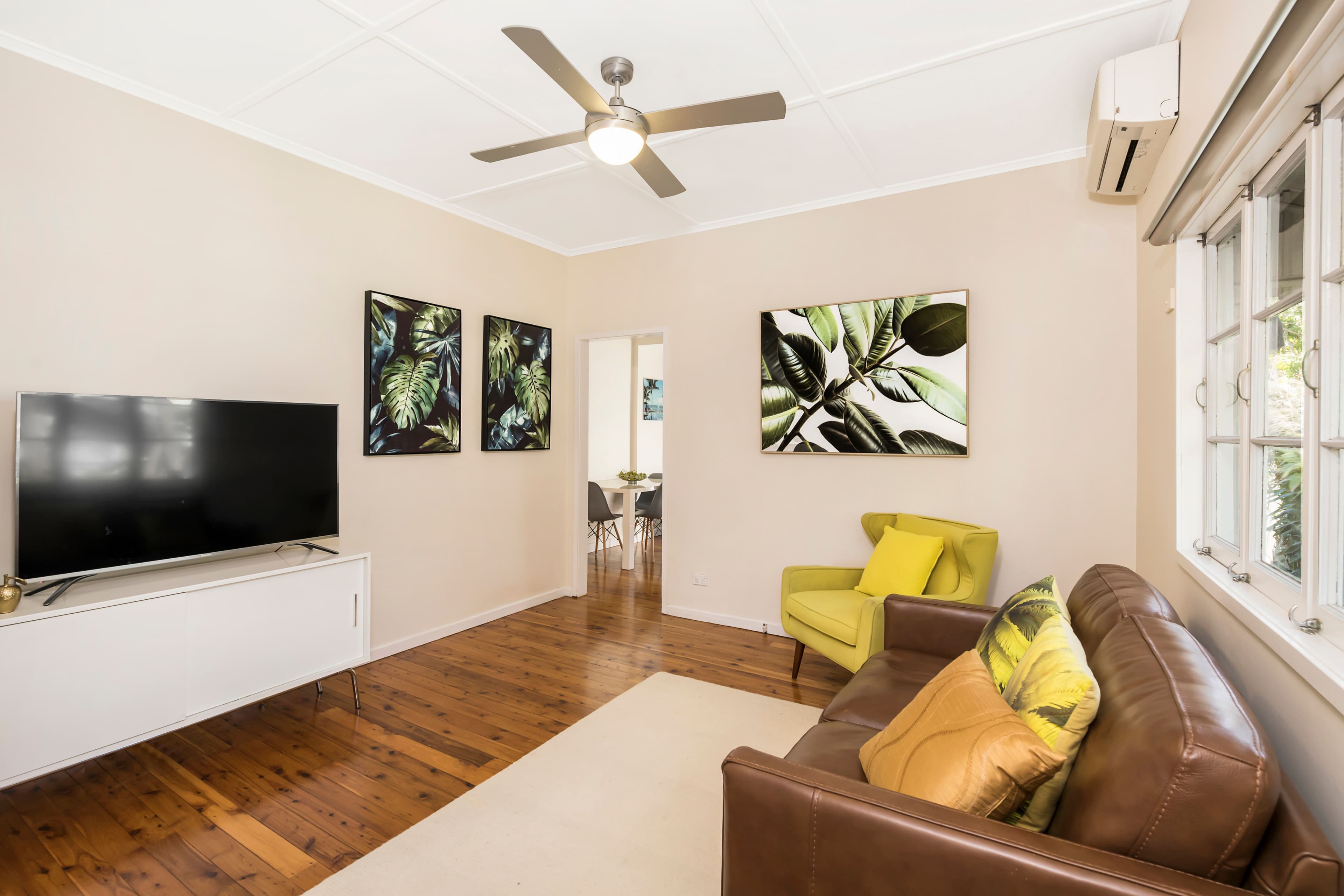 46 Waratah Avenue, Holland Park West QLD 4121, Holland Park West - Thumbnail 2