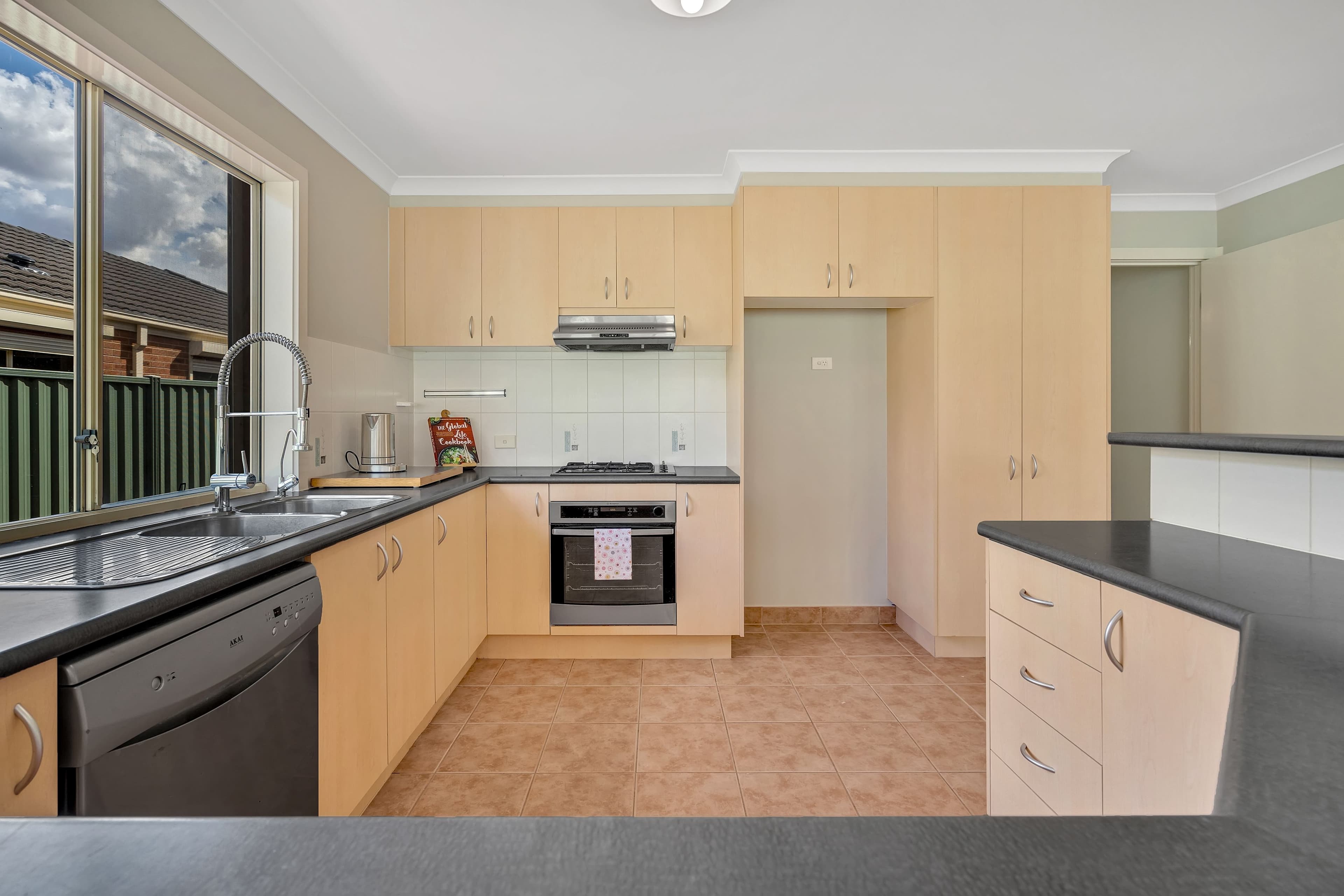 8 Studley Park Way, Craigieburn VIC 3064, Craigieburn - Thumbnail 8
