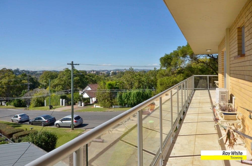 24 Carmody Road, St Lucia QLD 4067, St Lucia - Thumbnail 3