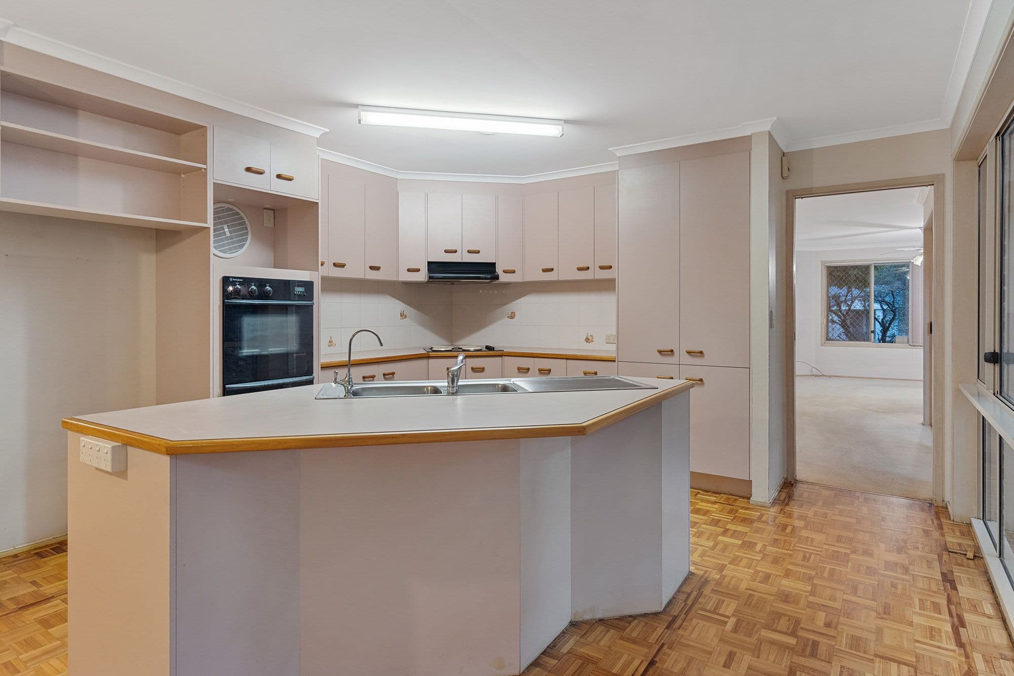 19 Gungurru Crescent, Kuraby QLD 4112, Kuraby - Thumbnail 2
